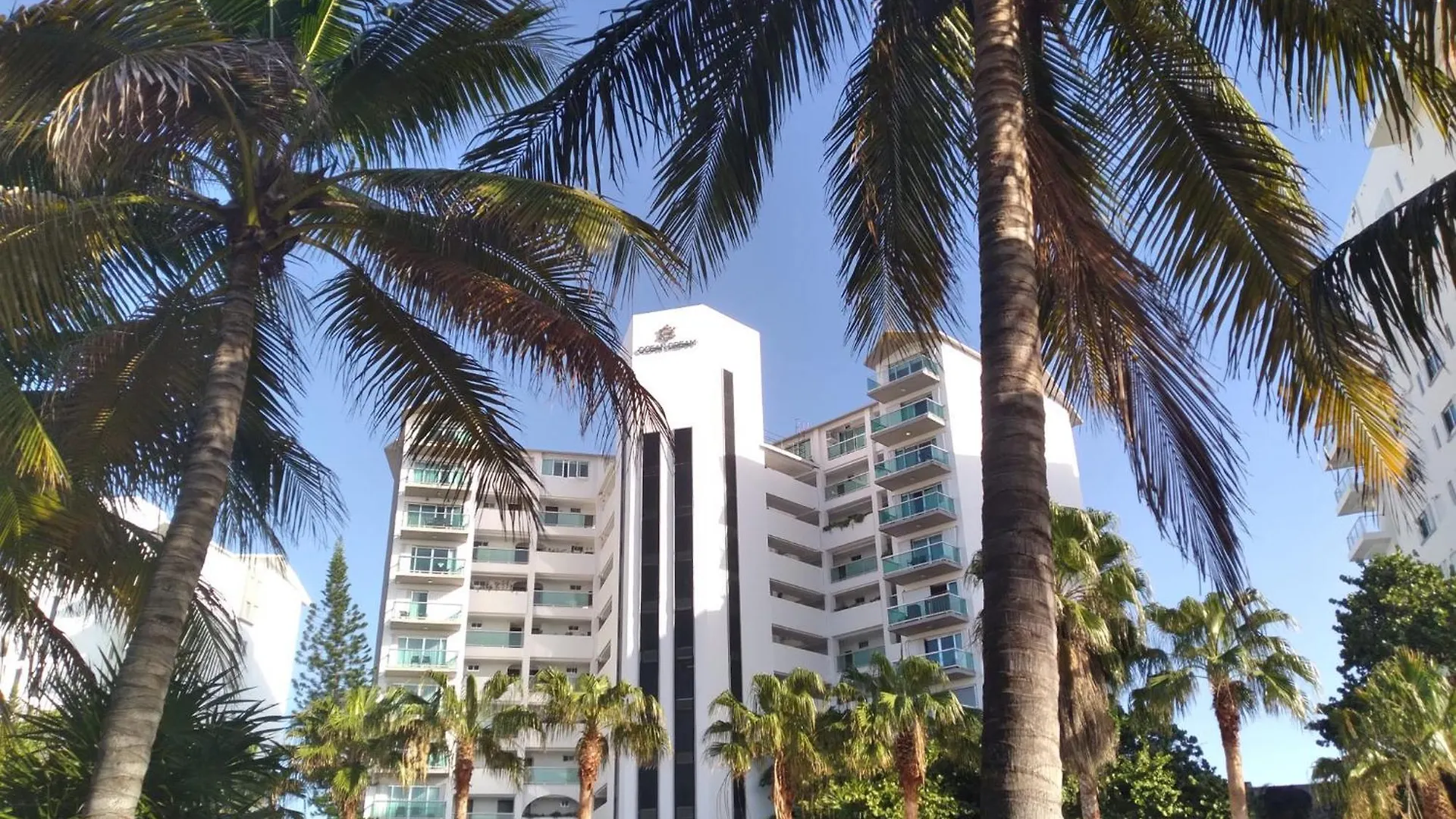 Bright And Breezy 1 Bedroom Apartment Next To Top Clubs  칸쿤